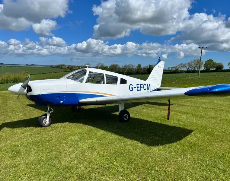 Piper Cherokee D 180 - 1968 - G-EFCM